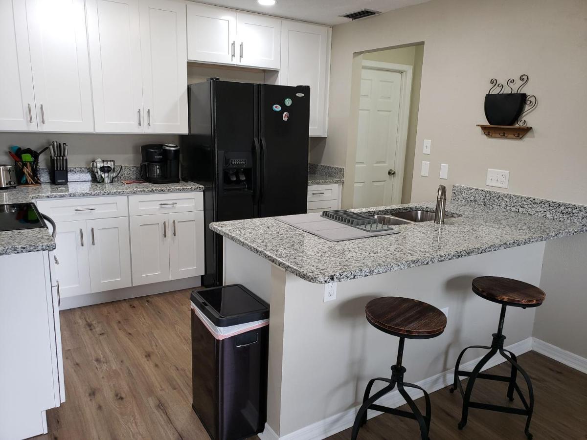 Shell Near The Sea, 2-Br Pet Friendly Home Venice Bagian luar foto